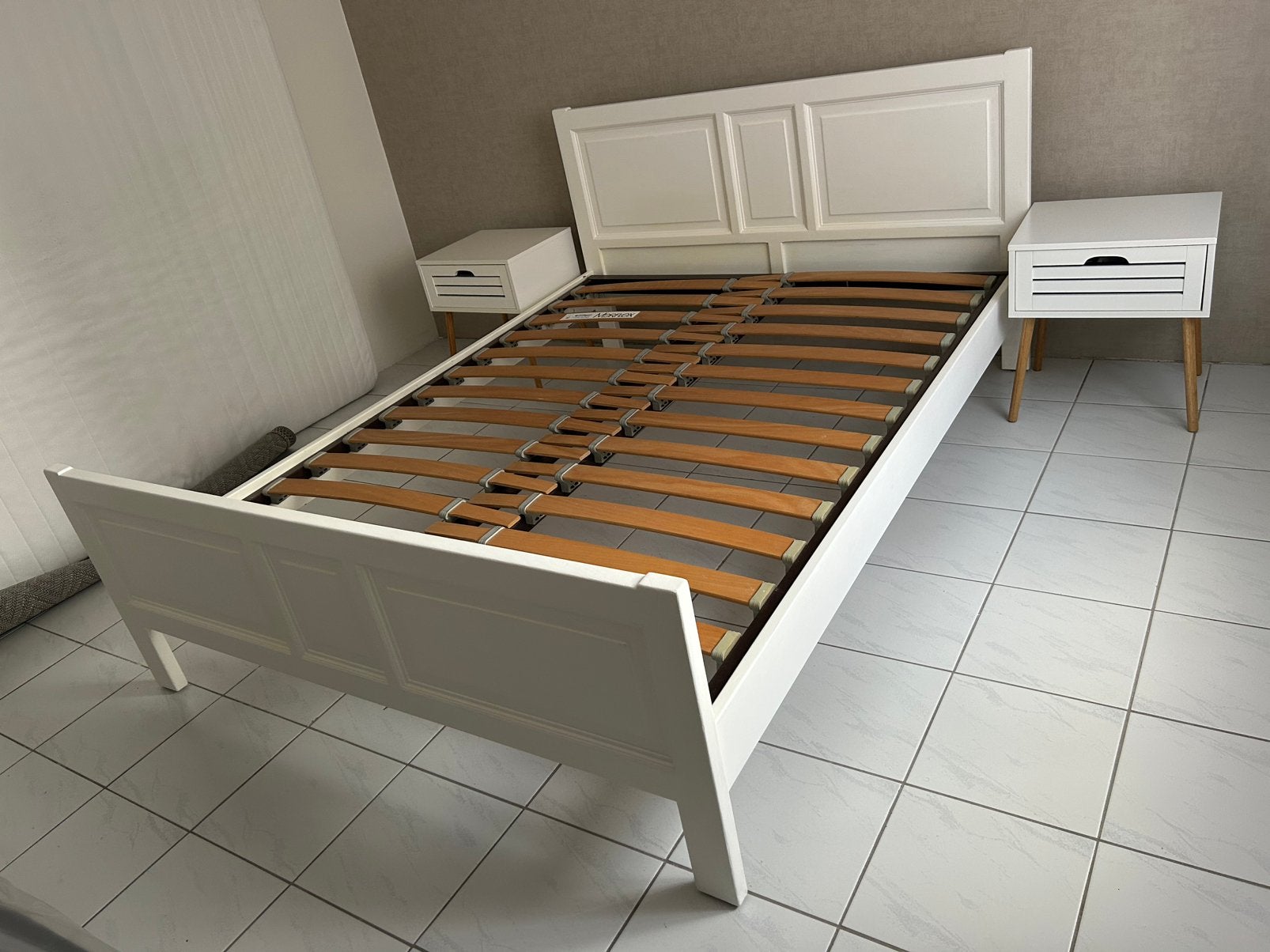 Bed mateas & nachtkastjes, Huis en Inrichting, Slaapkamer | Bedden, Ophalen, Gebruikt, Wit, Tweepersoons