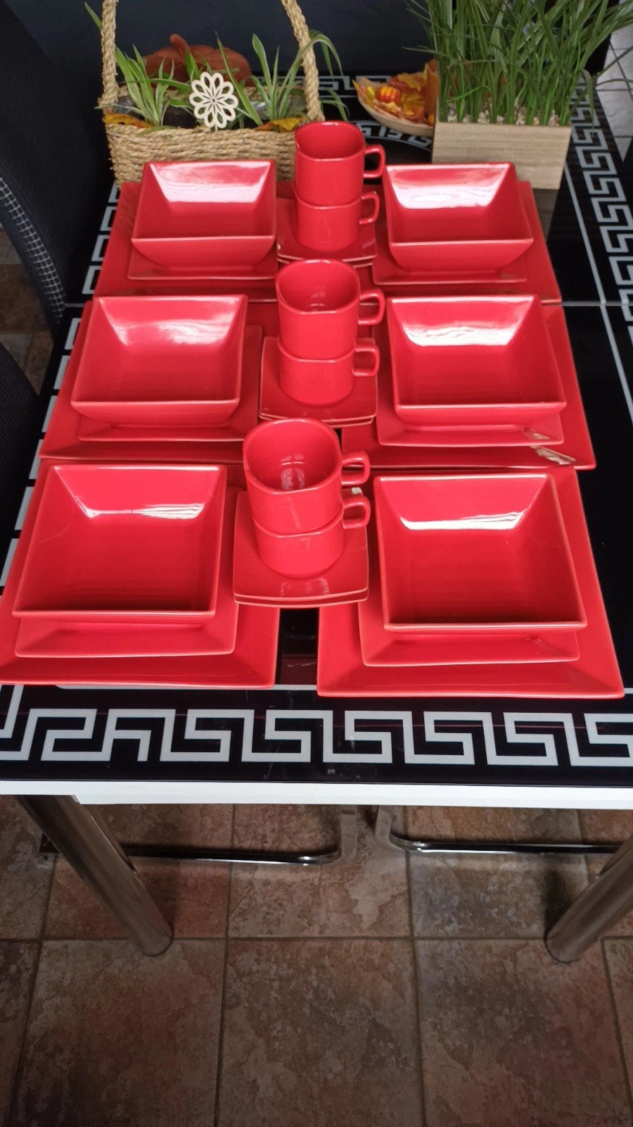 SERVICE DE TABLE ROUGE, Maison & Meubles, Enlèvement