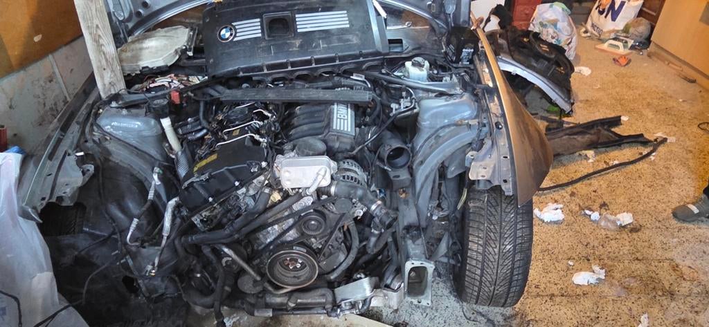 Bmw 325i .2008 e90 gris souris.  Tout pieces dispo sauf avan, Enlèvement, Utilisé