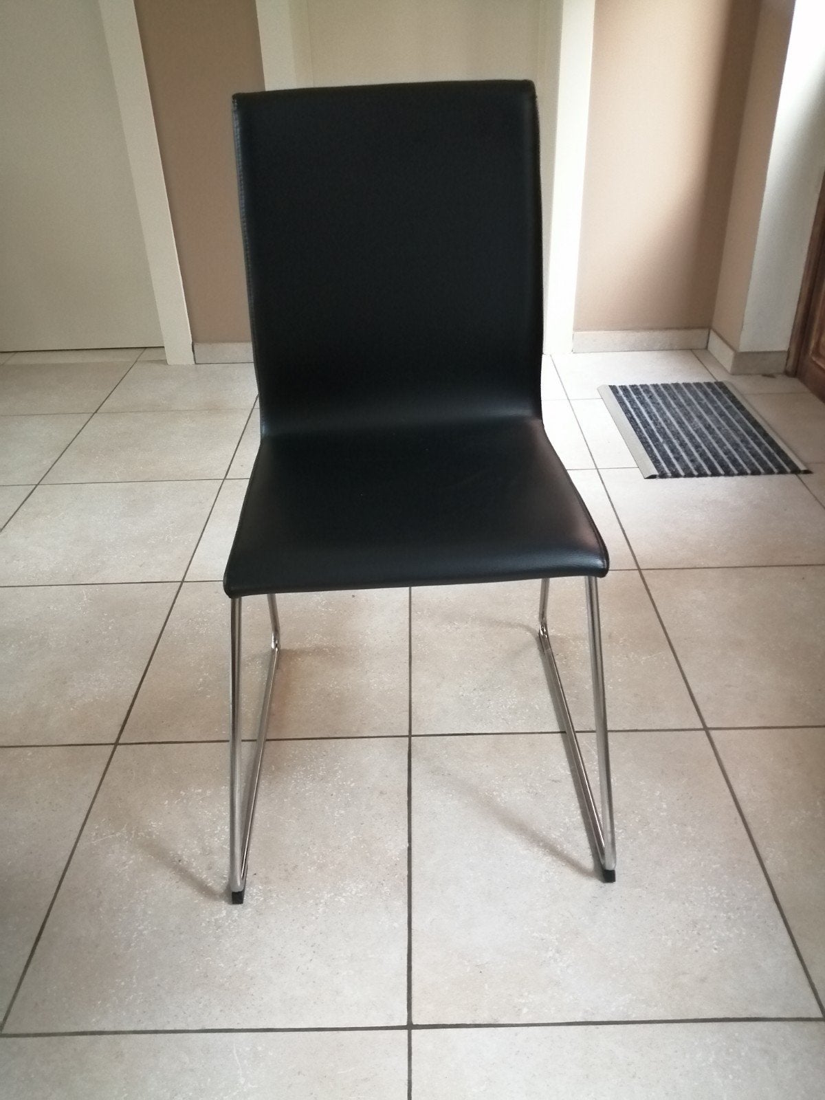6 zwarte lederen stoelen van ikea, Ophalen