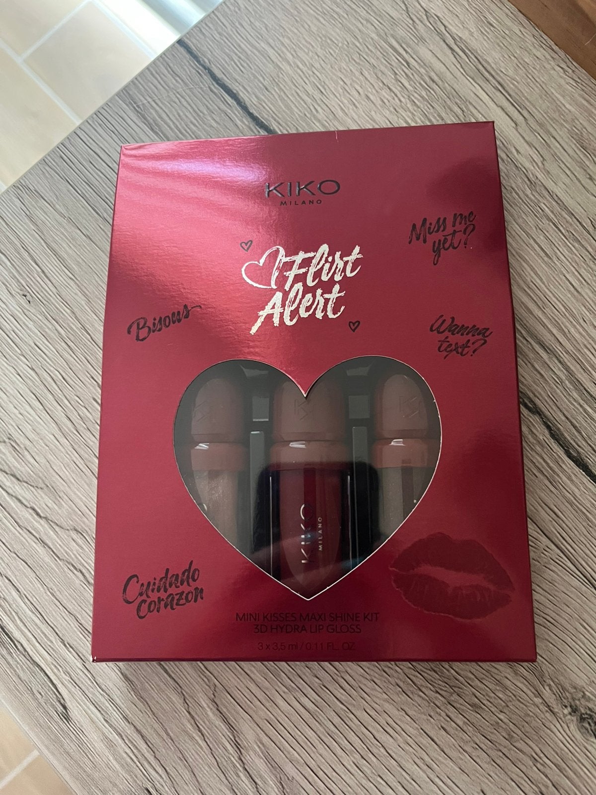 Lot de maquillage Kiko Milano, Handtassen en Accessoires, Uiterlijk | Cosmetica en Make-up, Nieuw, Make-up, Gehele gezicht, Verzenden