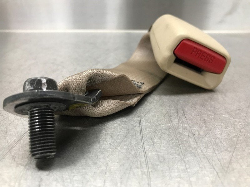 BOUCLE DE CEINTURE CENTRE ARRIÈRE Lexus LS (F4), Utilisé, Lexus