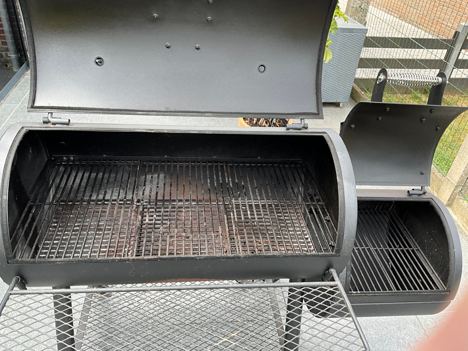 Véritable barbecue OKLAHOMA et sa bâche de protection ., Ophalen, Zo goed als nieuw
