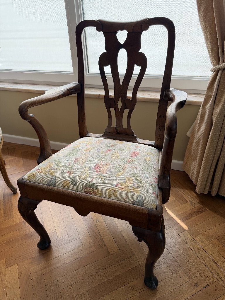 Fauteuil ancien de style Queen Anne en noyer, Enlèvement