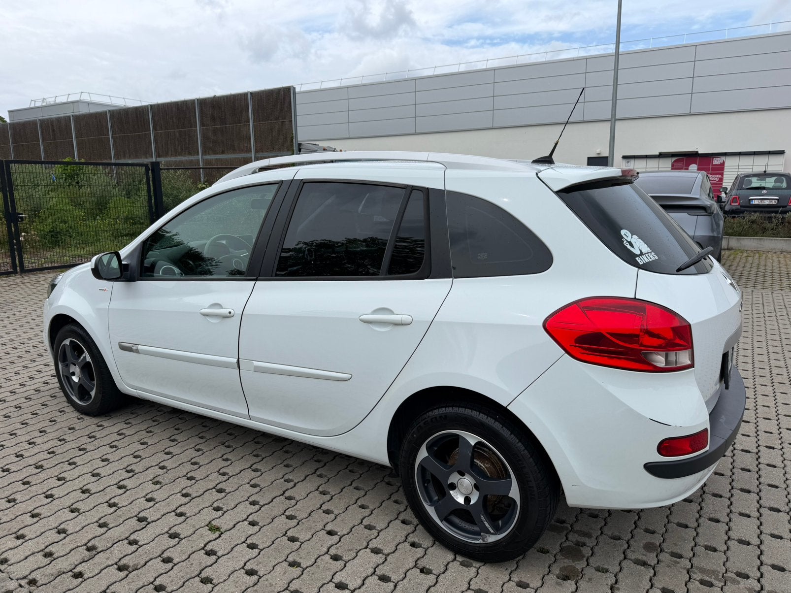 Renault Clio 1.5 tdci jaar 2012 heel goed staat, Euro 5, Wit, Bedrijf, 5 deurs