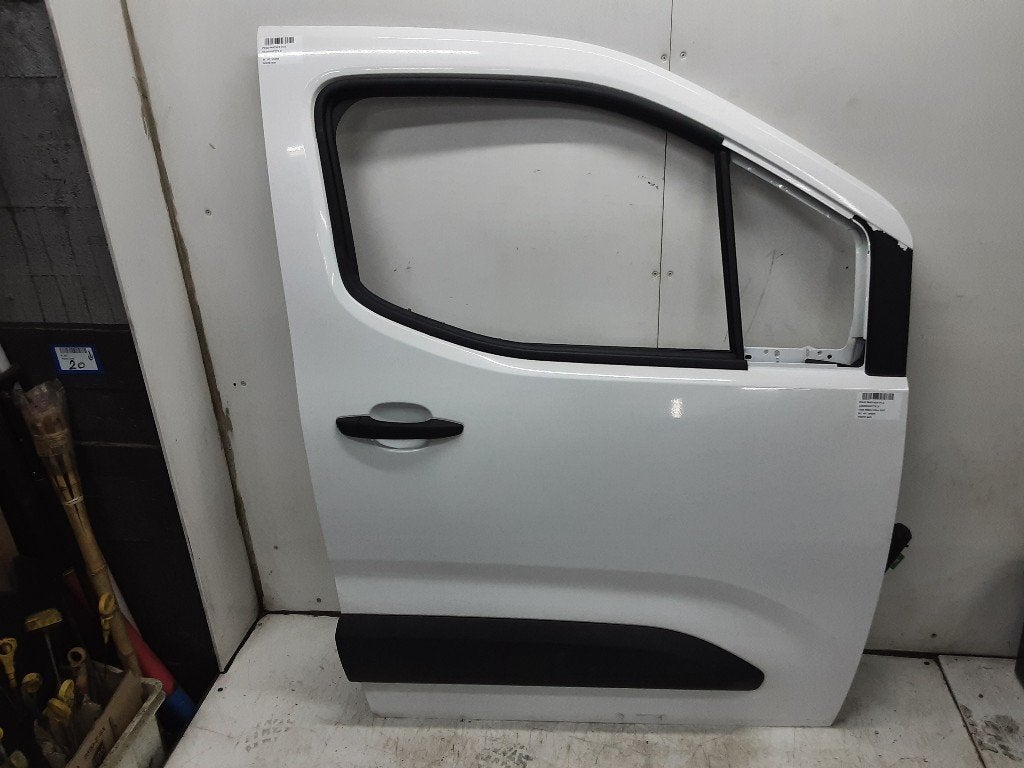 PORTIER RECHTS VOOR Peugeot Partner (EA / / EF / EN / EU), Gebruikt, Deur, Mevr. I. Hauben, Rue de l'Espoir 34 34
4030  GRIVEGNÉE, BE
