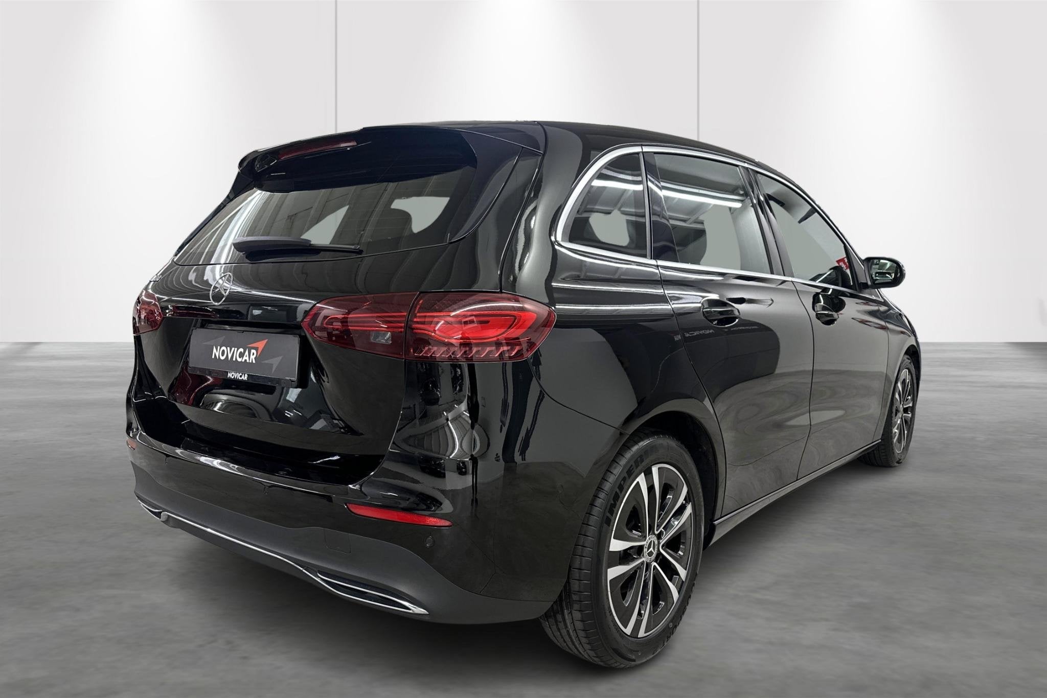 Mercedes-Benz B-Klasse B 180 Business Line + AUTOMAAT - CARP, Autos, 100 kW, 135 g/km, 700 kg, 5 places