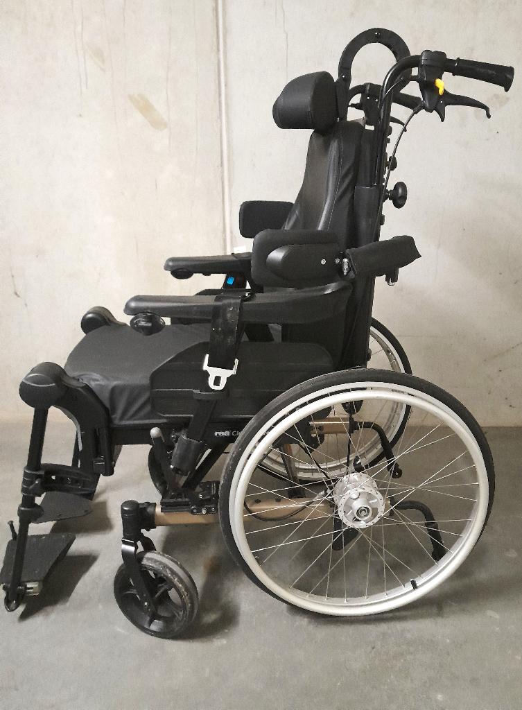 FAUTEUIL ROULANT A POUSSER, Divers, Chaises roulantes, Enlèvement, Comme neuf, Fauteuil roulant à pousser