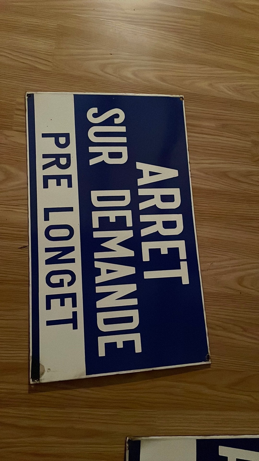 Mooi emaille bord arret sur demande, Ophalen