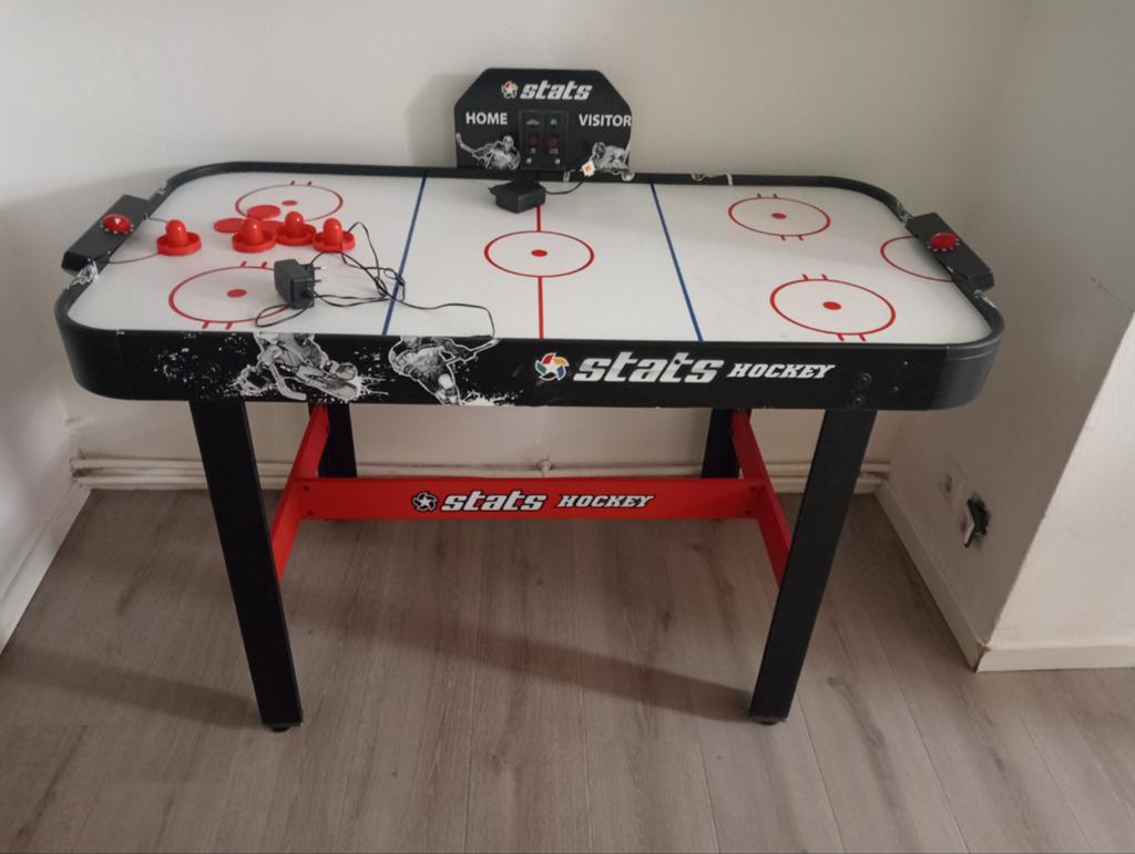Jeu hockey avec  pallets enfant