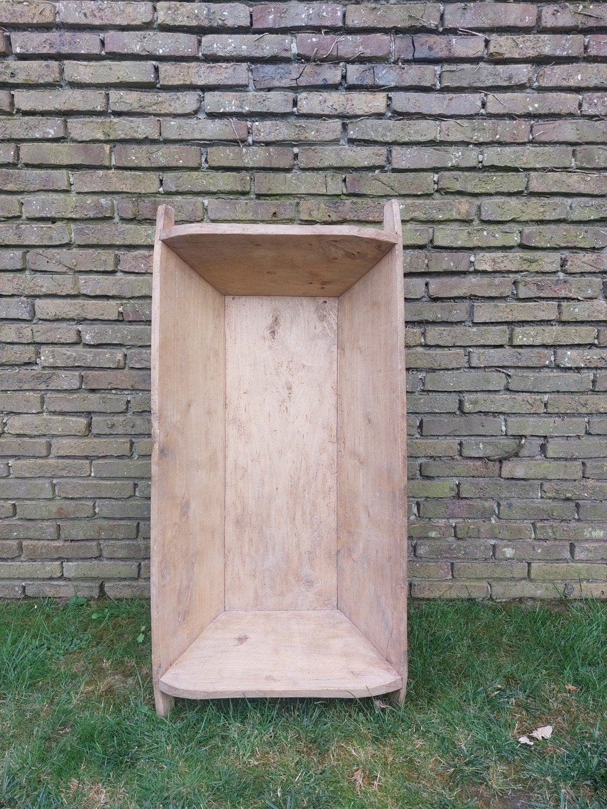 Oude houten trog, Ophalen