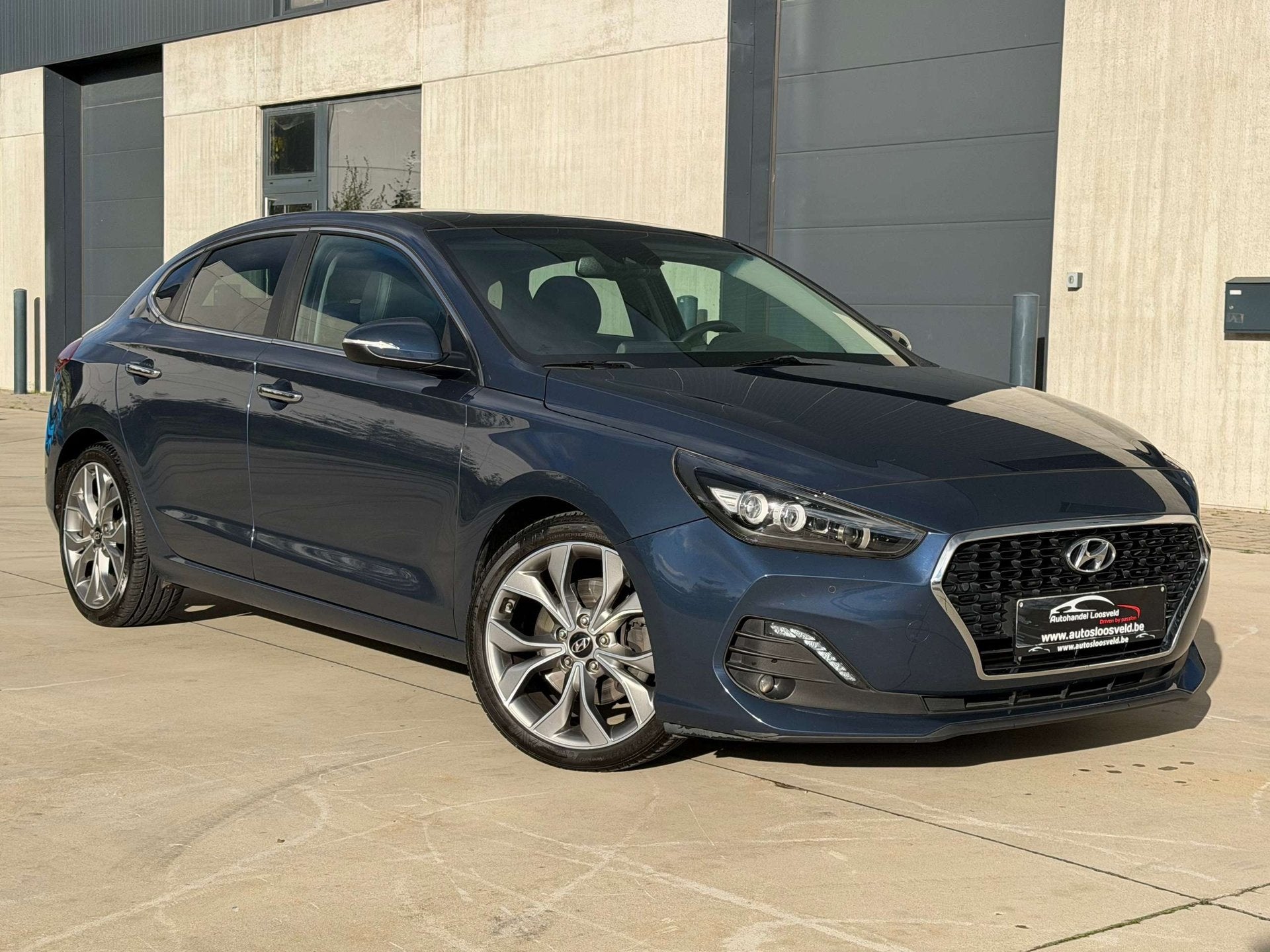 Hyundai i30 Fastback 1.4 T-GDi / CARPLAY/ PANO/ LED/ CAMERA/, Auto's, Dealer onderhouden, 4 cilinders, https://public.car-pass.be/vhr/1649ee4f-5d8e-4dcc-b59a-5ada307f1944