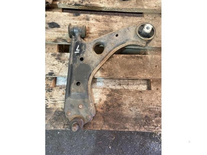 Draagarm links-voor van een Alfa Romeo Mito, Gebruikt, -, -, Ophalen of Verzenden