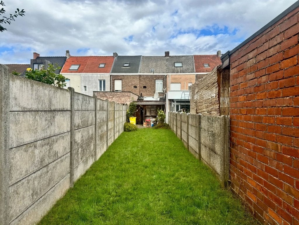 Te renoveren gezinswoning te koop, Immo, Tot 200 m², Tussenwoning, Duffel, 3 kamers