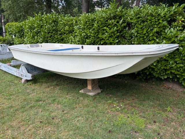 Dory 13 voet (boston whaler), Watersport en Boten, Vis- en Consoleboten, Gebruikt, Polyester, Ophalen