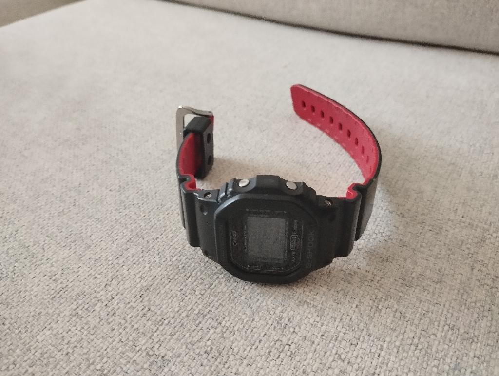 Casio G-shock core 5600, Handtassen en Accessoires, Horloges | Heren, Zo goed als nieuw, Polshorloge, Casio, Kunststof, Kunststof