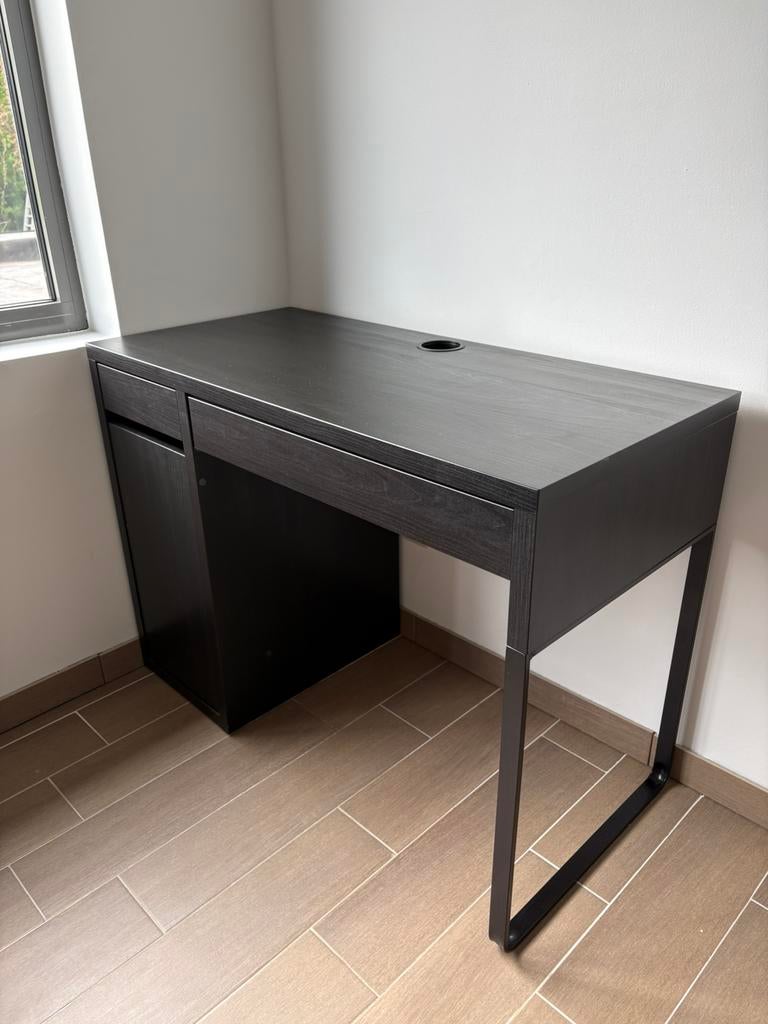 Bureau Zwart IKEA MICKE, Huis en Inrichting, Ophalen, Zo goed als nieuw, IKEA, Zwart