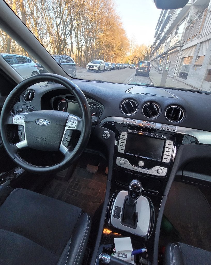 FORD GALAXY TE KOOP VOOR EXPORT, Auto's, Euro 5, Zwart, 4 cilinders, 7 zetels
