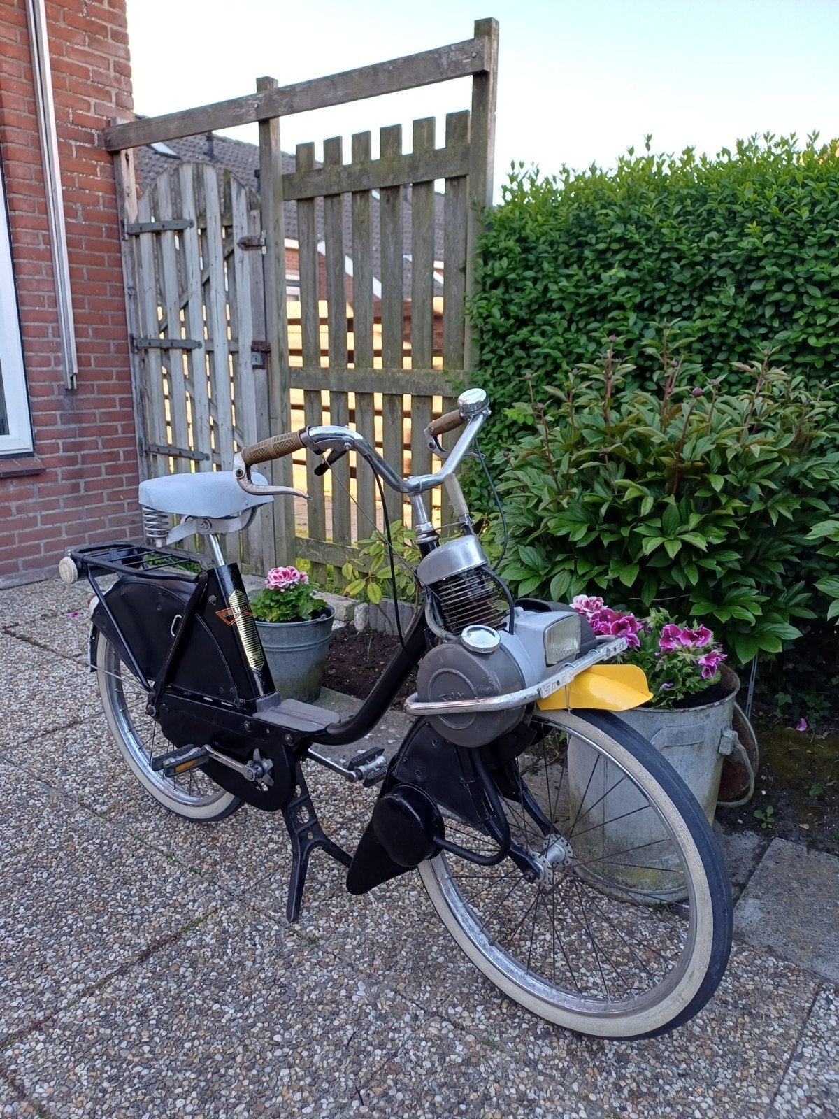 Solex Oto, Fietsen en Brommers, Ophalen