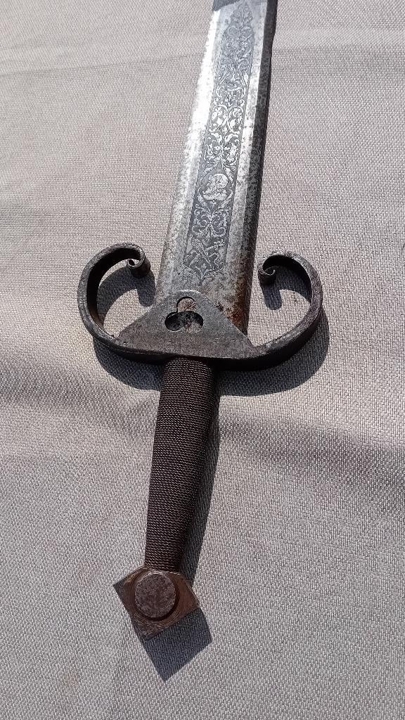 Belle grande et large épée avec décorations, Enlèvement ou Envoi, Armée de terre, Épée ou sabre