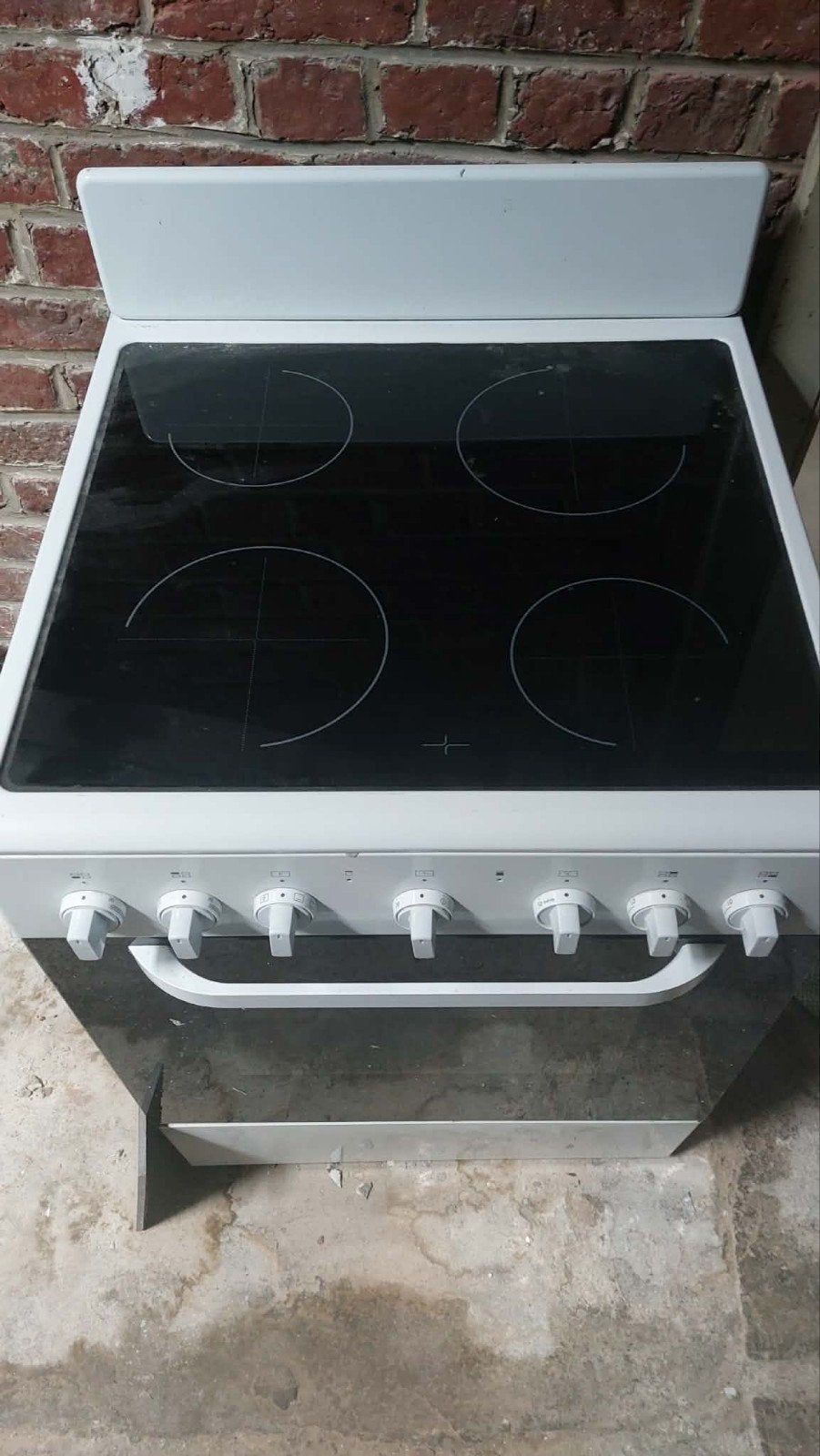 Cuisinière électrique blanche, Electroménager, Plaque chauffante, 4 zones de cuisson, Comme neuf, Enlèvement