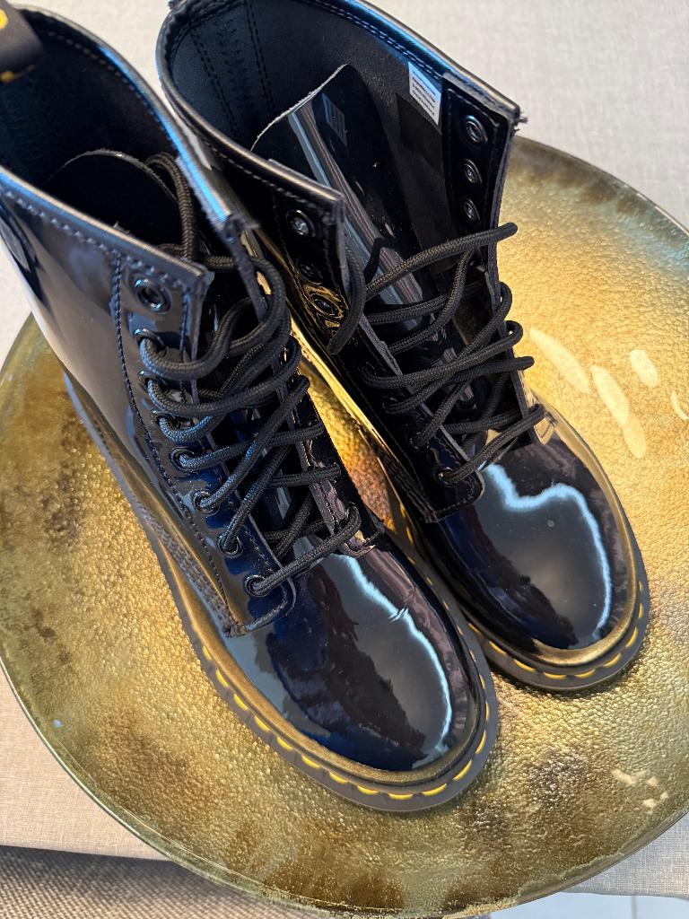 Lakleren veterlaarzen 1460 Dr Martens, Vêtements | Femmes, Chaussures, Neuf, Boots et Botinnes, Noir, Enlèvement