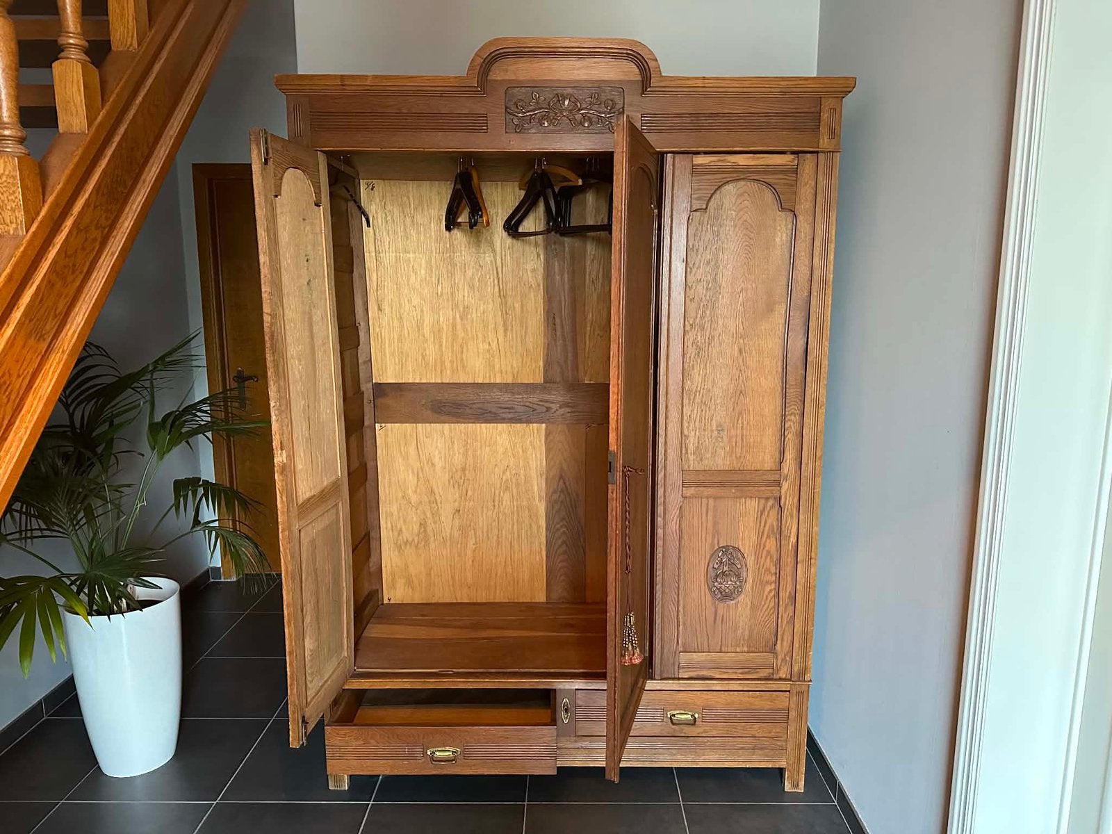 Vintage houten kast, Antiek en Kunst, Ophalen
