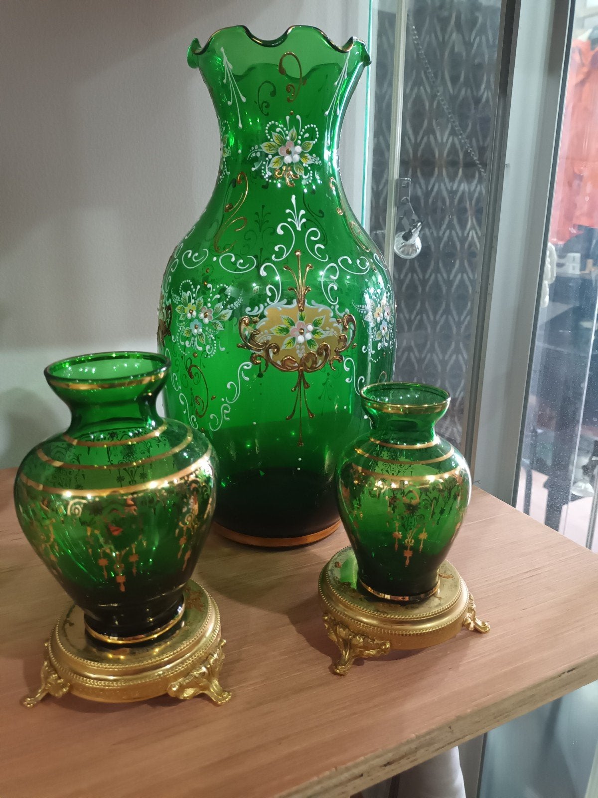 Vases bohèmes, Enlèvement
