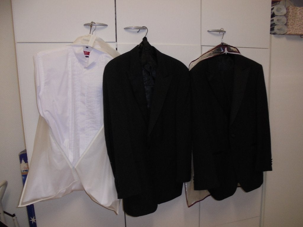 2 smokings en 2 hemden, Vêtements | Hommes, Vêtements de mariage & Accessoires de mariage, Enlèvement ou Envoi