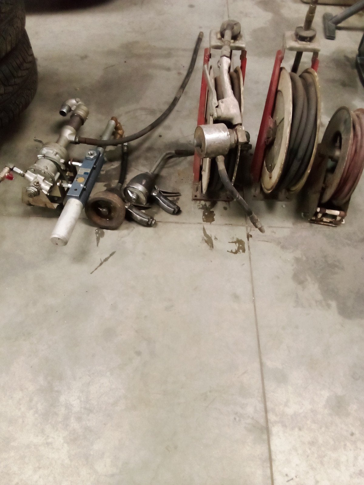 Garage, système de distribution d'huile, pompes, rouleaux, Enlèvement
