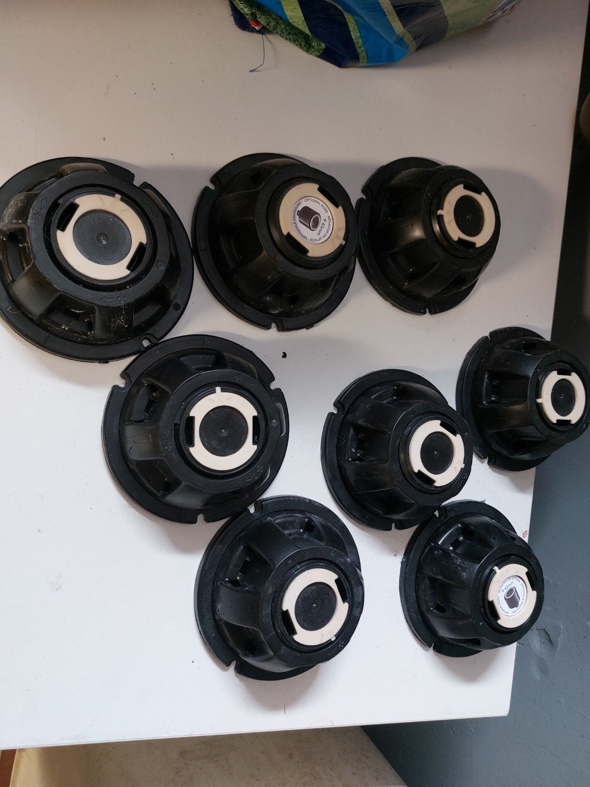 2X SET VAN 4 REGELBARE POOTJES VOOR DOUCHEBAK 53-92MM, Doe-het-zelf en Bouw, Ophalen, Nieuw, Douche