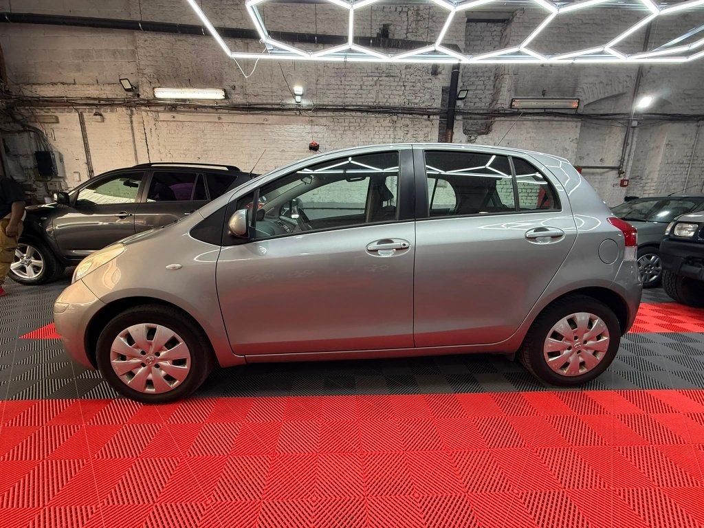Toyota Yaris 2011, Autos, Argent ou Gris, Achat, Boîte manuelle, 5 portes