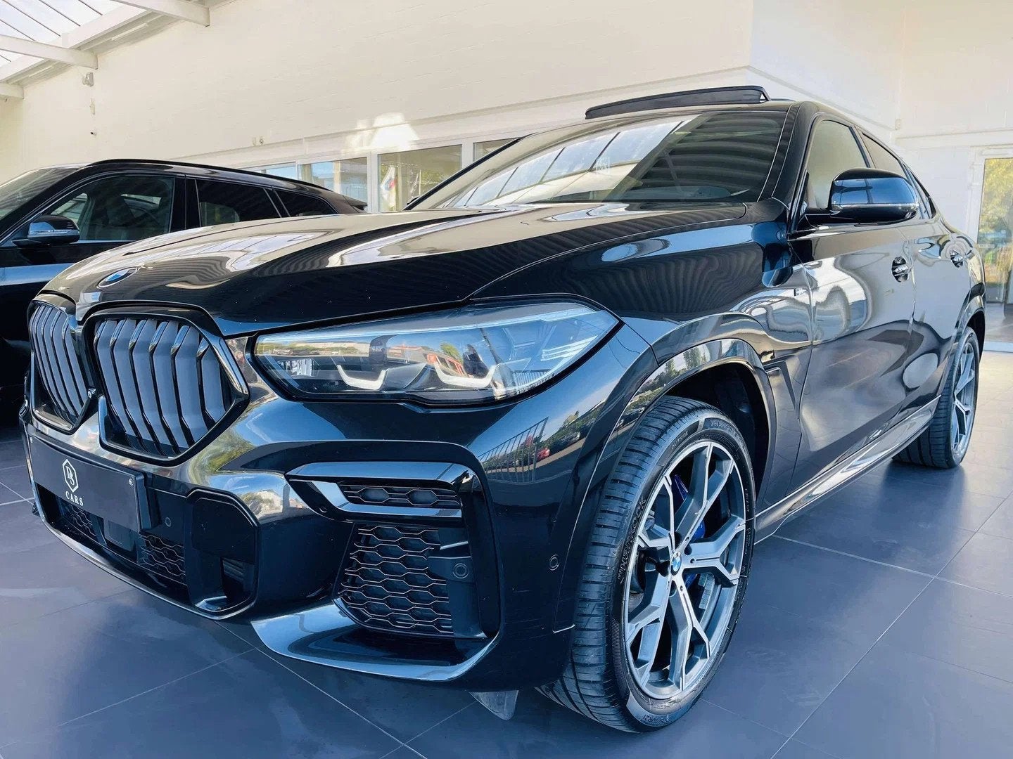BMW X6 3.0 dA xDrive * GARANTIE + TOIT PANO + PACK M + CUIR, Auto's, Automaat, 4 zetels, Parkeerassistent, Gebruikt