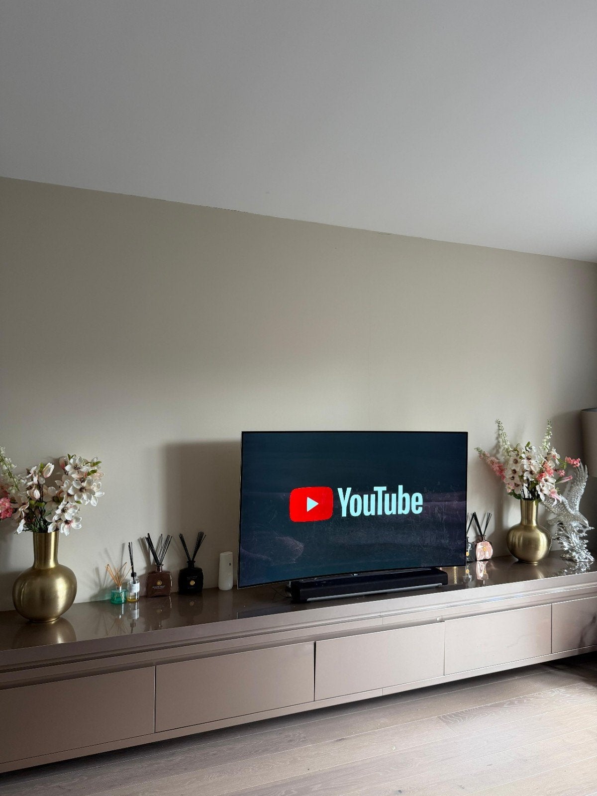 Niet meer beschikbaar 🚫65-inch 4k TV/, Enlèvement