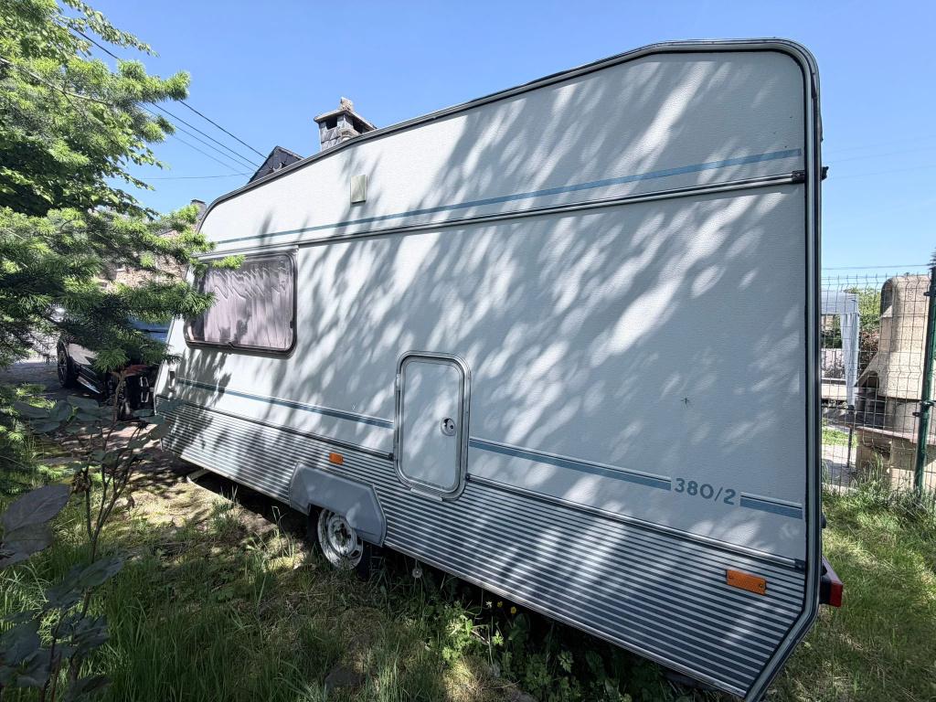 Caravane <750 kg permis B, Particulier, Siège standard, Jusqu'à 3, Poêle