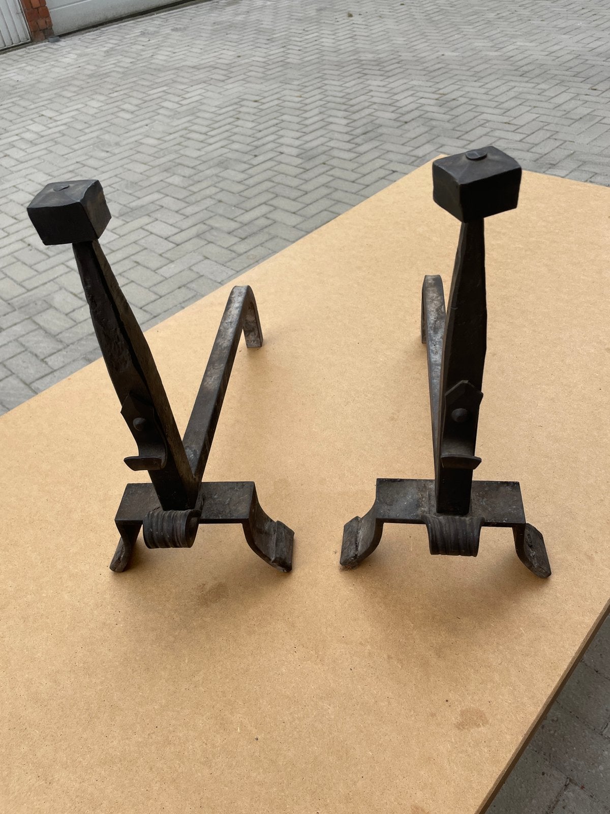 Haardijzers, chenêts of vuurbokken, Enlèvement