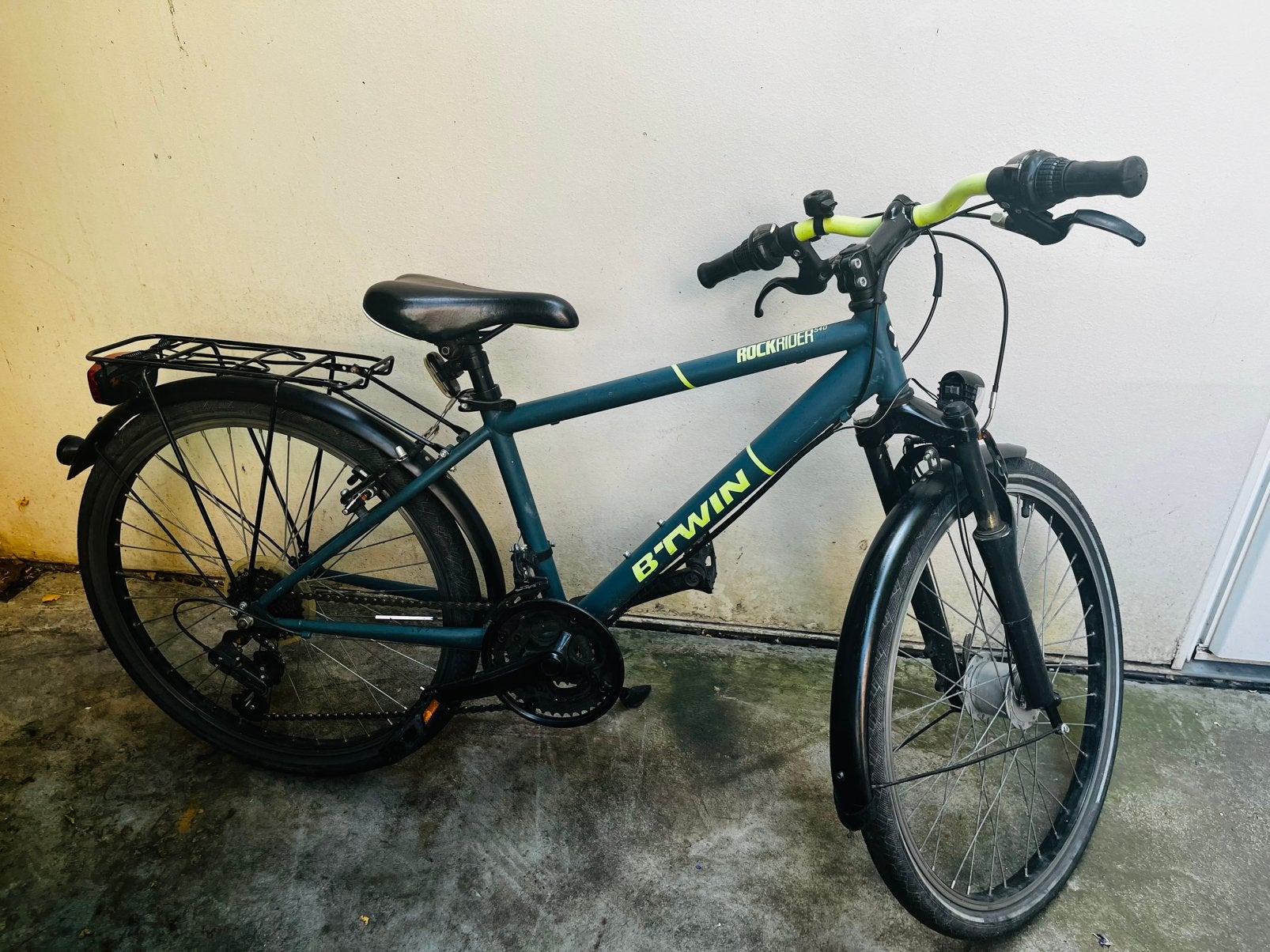 Fiets btwin rockrider 540 24 inch, Fietsen en Brommers, Ophalen, Velgrem, Handrem, Gebruikt