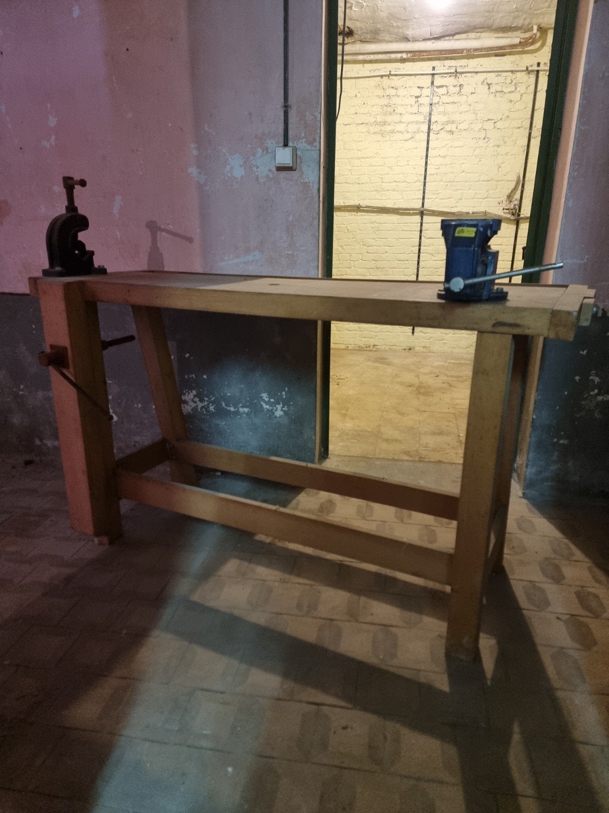 Etabli avec accessoires exc. état ultra solide super qualité, Bricolage & Construction, Établis, Enlèvement