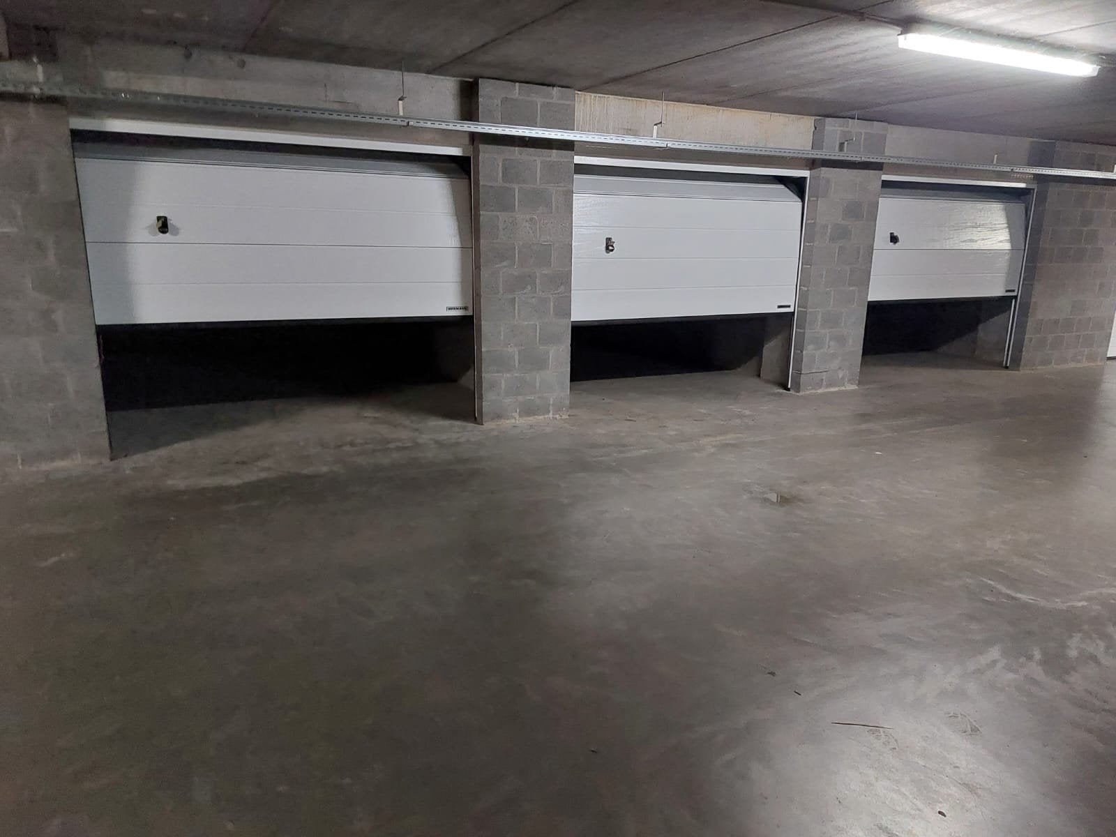 places de garage/parking à louer à Stabroek (Picolo)