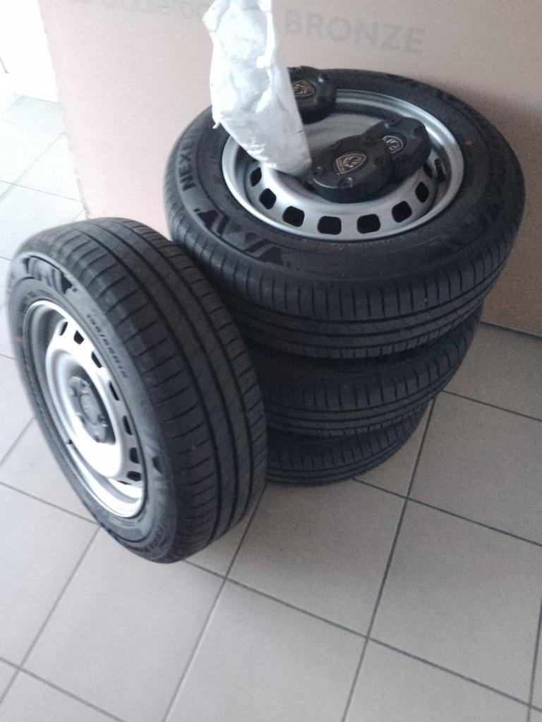 Nieuwe stalen velgen ,  plus nieuwe banden, Auto-onderdelen, Ophalen, Velg(en)