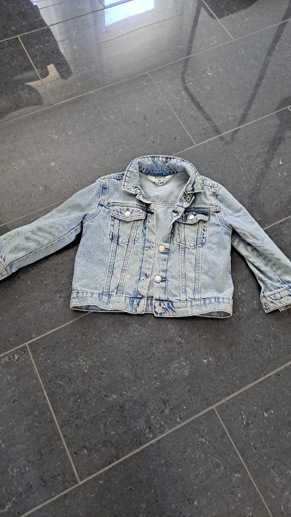 Jeansjasje meisje 110, Kinderen en Baby's, Kinderkleding | Maat 110, Ophalen, Gebruikt, Meisje, H&M