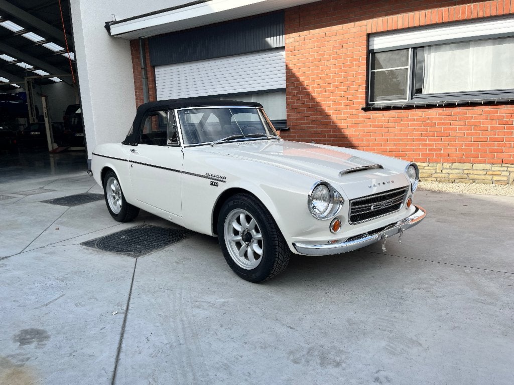 Datsun Fairlady 2000, Auto's, https://public.car-pass.be/vhr/c92697c0-4283-4783-bbbf-cdfd82c0e65b, Achterwielaandrijving, Zwart