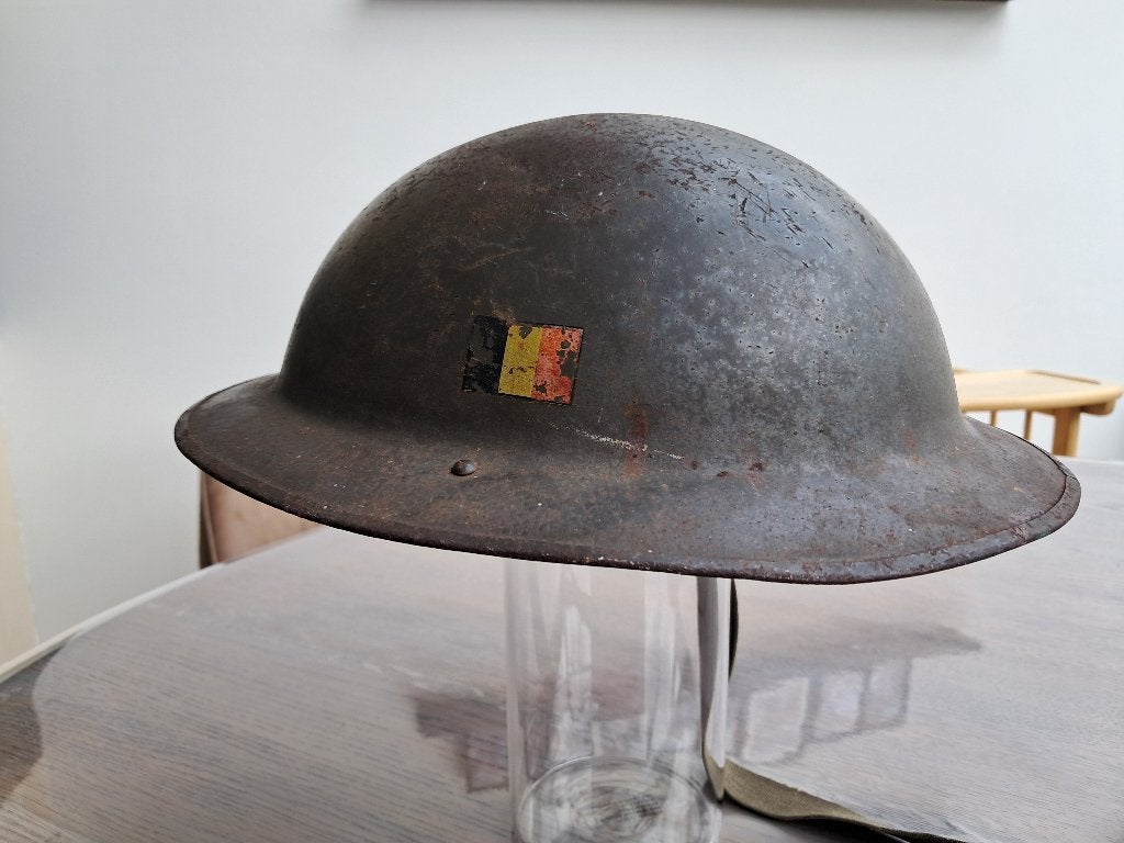 Fraaie legerhelm inclusief binnenwerk, Ophalen of Verzenden