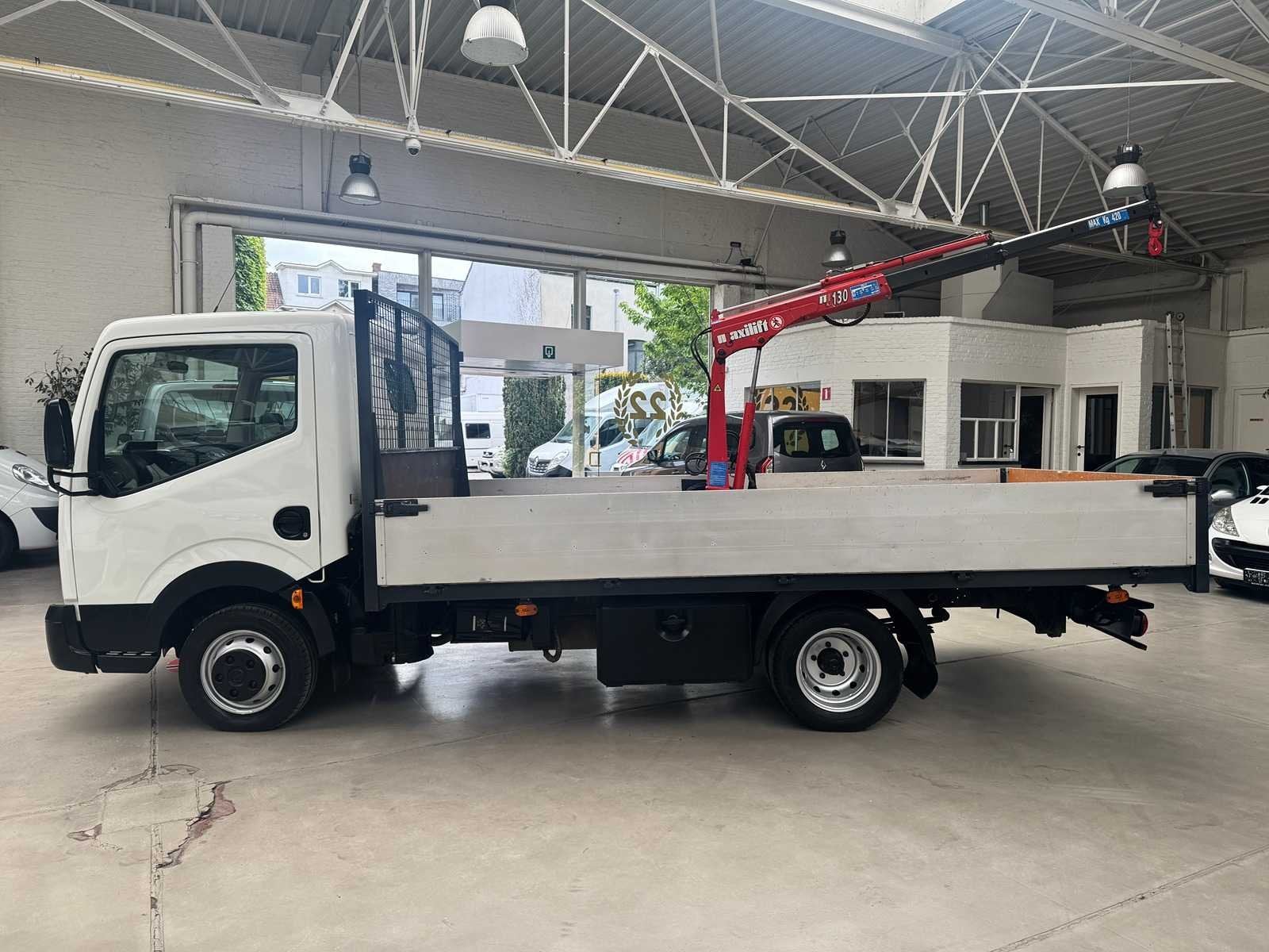 Nissan Cabstar 2007 - 103 000 km - 1er propriétaire - grue, Autos, Achat, Entreprise, Boîte manuelle, Diesel