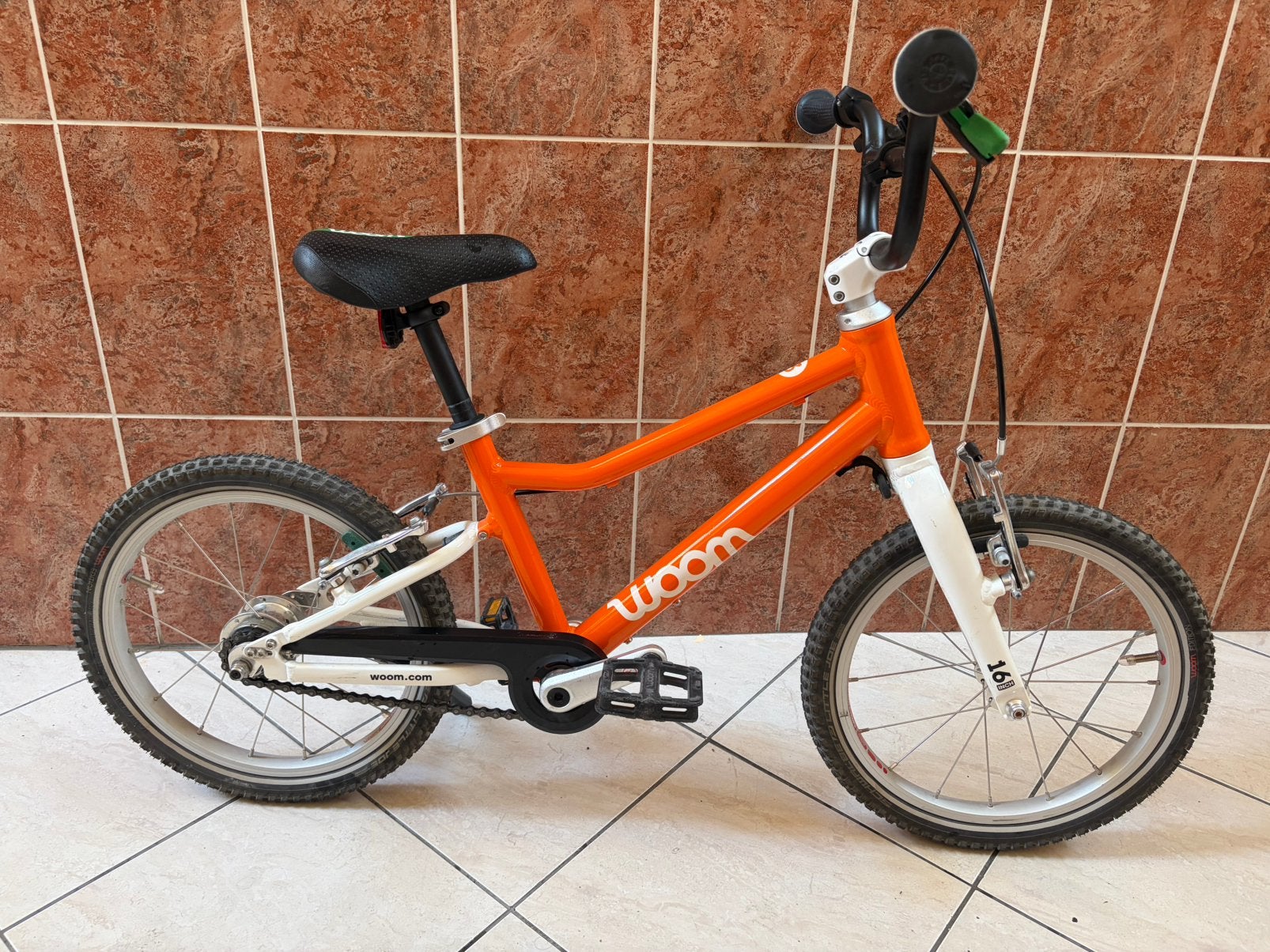 Woom 3 AUTOMAGIC - Zo goed als nieuw – helm & standaard, Ophalen, Zo goed als nieuw, Velgrem, 16 tot 20 inch