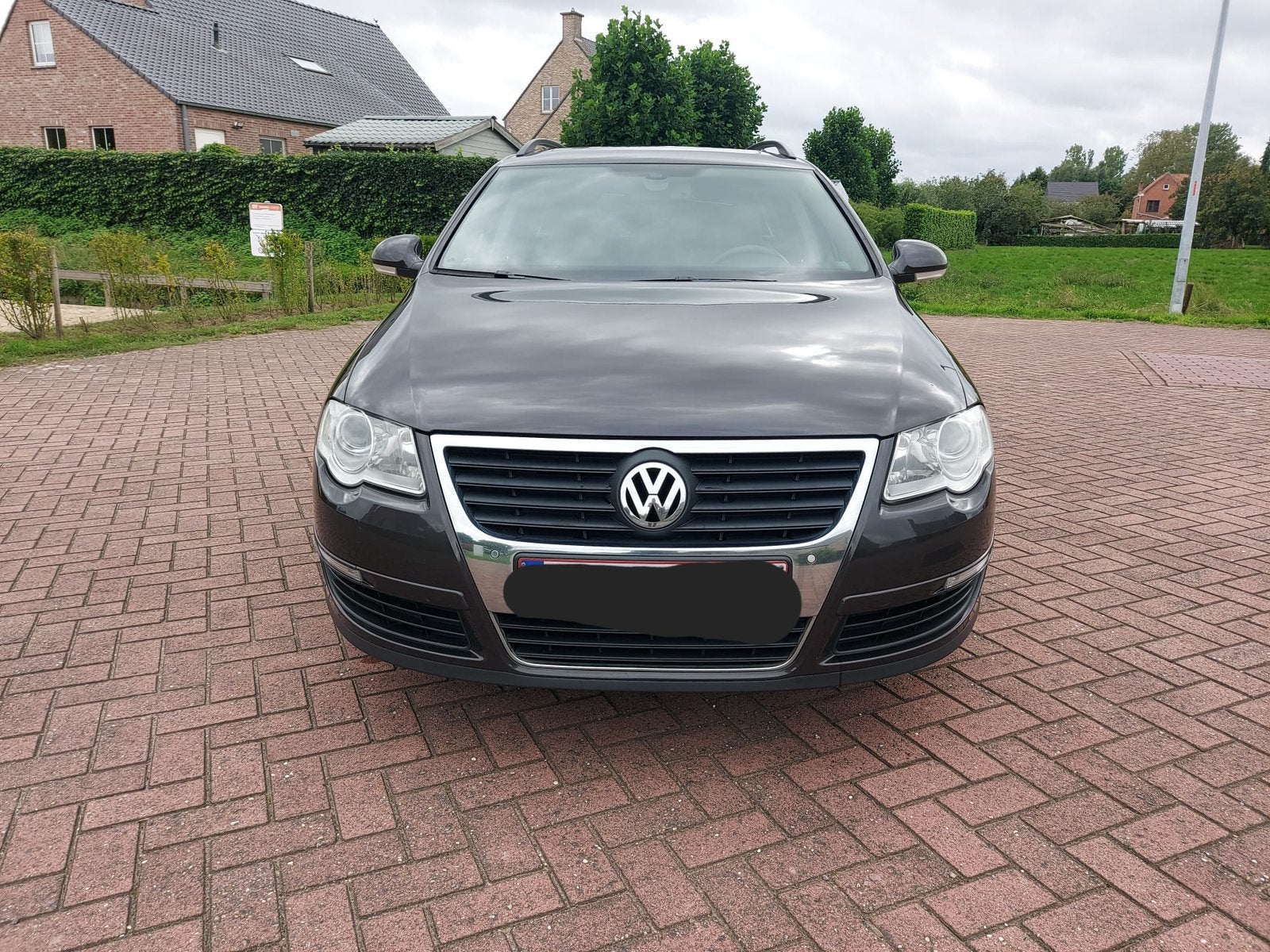 Volkswagen Passat 1.6 Diesel, Voorwielaandrijving, Euro 5, Stof, Beige