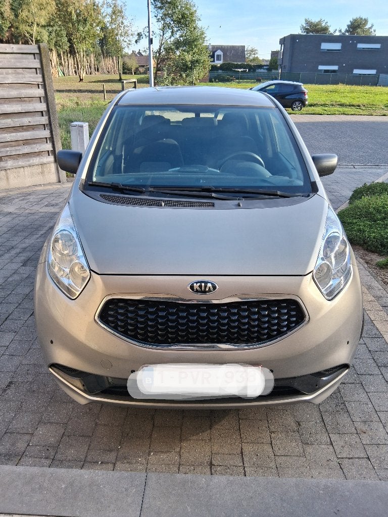 Kia venga, Auto's, 1396 cc, Beige, Handgeschakeld, 5 deurs