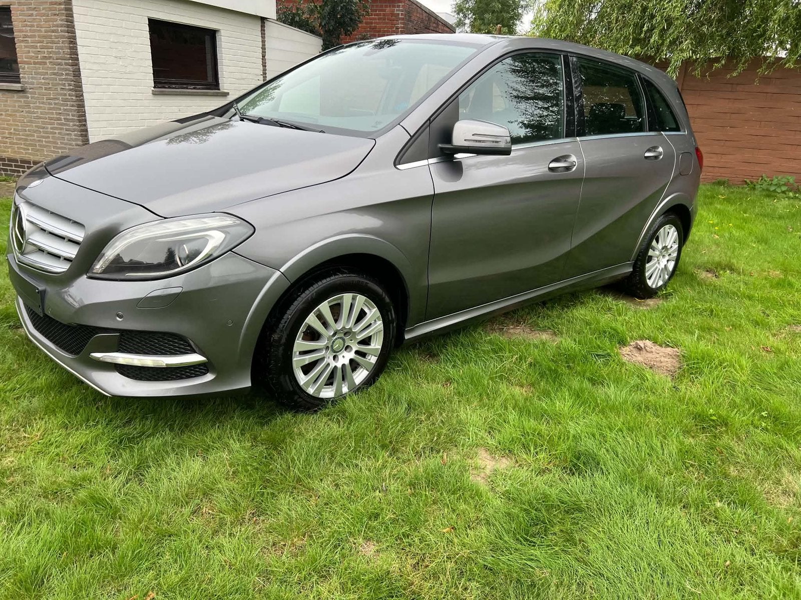 Mercedes-Benz b200 c 2016 Automaat benzine CNG, Auto's, Dealer onderhouden, Monovolume, 4 cilinders, CNG (Aardgas)