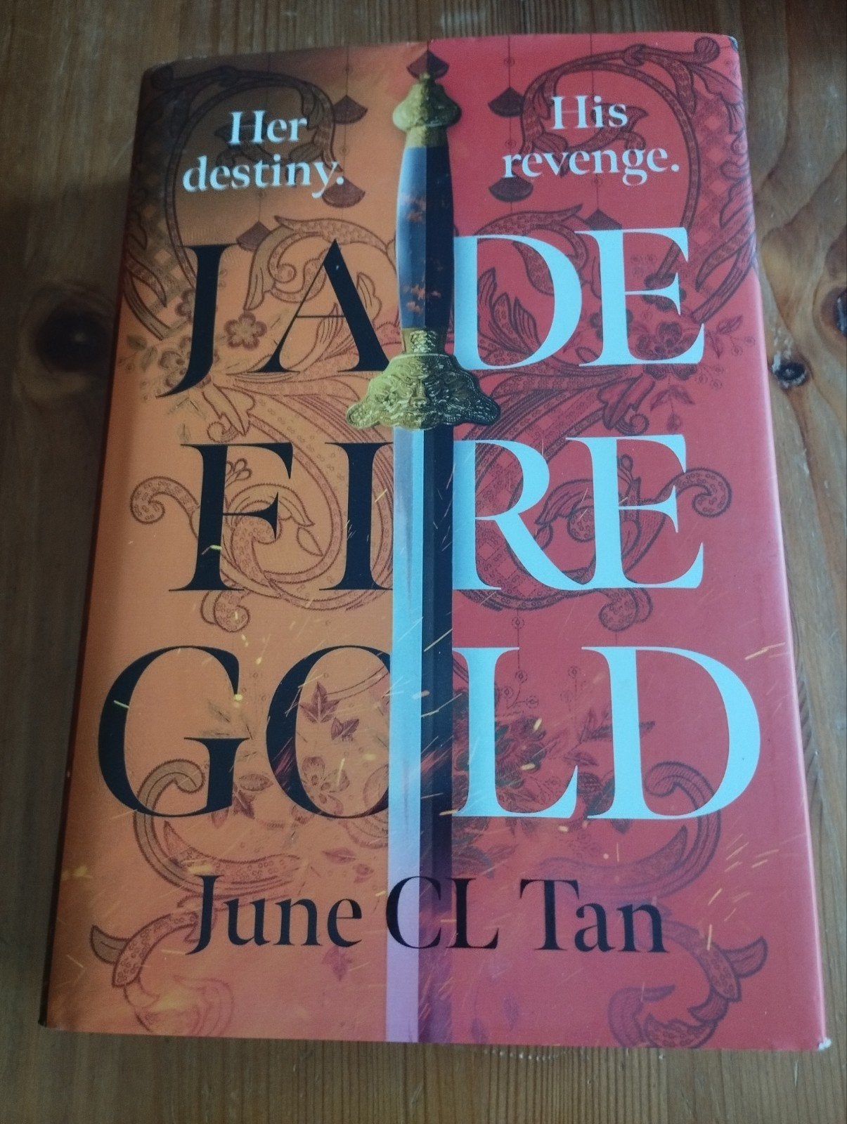 June CL Tan Jade Fire Gold, Enlèvement ou Envoi