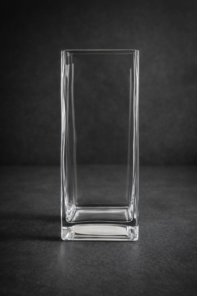 Vaas met een dikke basis en een modern design., Huis en Inrichting, Woonaccessoires | Vazen, Ophalen, Transparant, Nieuw, Glas